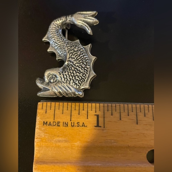 Vintage Alva Museum Replicas-Nordic Silver Dolphin Brooch. - Picture 5 of 6